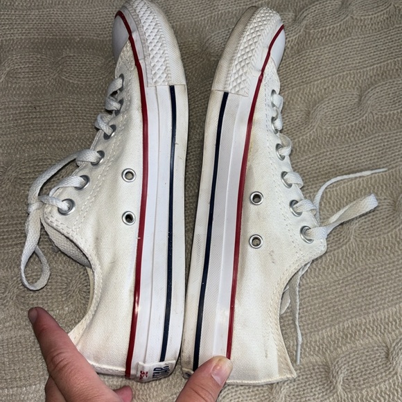 Converse Low-Top Cavas Sneakers - Size 7 - Picture 3 of 7